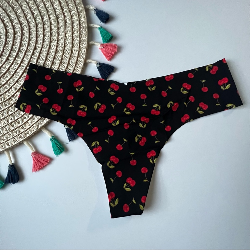 Victoria's Secret Sexy Illusions No Show Thong Panty Black Cherries Medium NEW